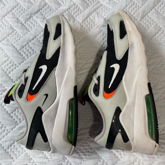 Nike Air Max Bolt Running Shoes Sneakers Youth Size 5Y CW1626-002 Unisex 2022 - Picture 7 of 10